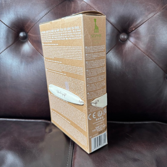 SOPHIE LA GIRAFE BNIB So Pure Teether in Cream Tan One Size - Picture 3 of 3